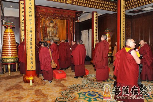 佛教-藏传佛教青年代表人士莅临玉佛禅寺参观考察