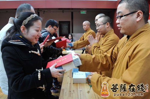 佛教-上海玉佛禅寺举行“佛法与人生”交流会
