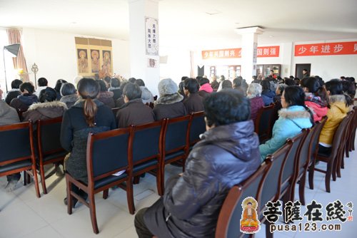 地藏七--聆听法师开示的信众