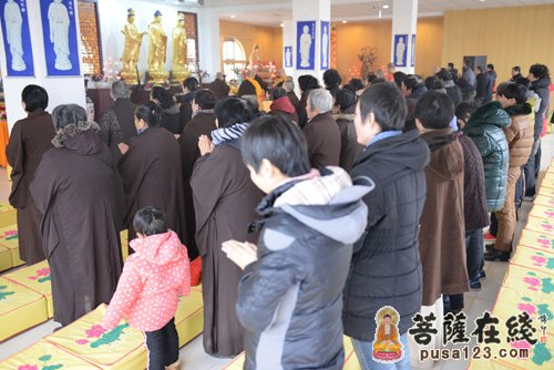 三时系念-洒净仪式现场信众