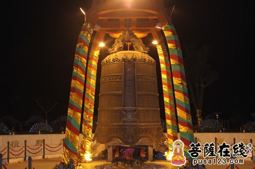 东海观音寺“慈慧钟”（图片来源：菩萨在线 摄影：妙梵）