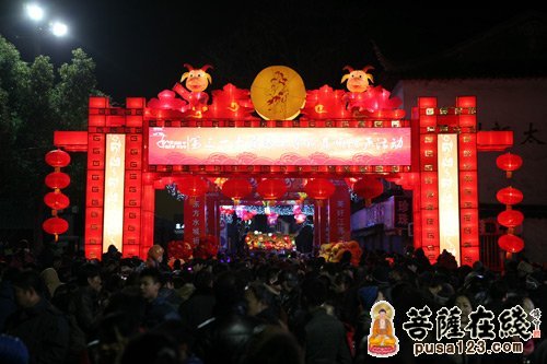 喜气洋洋的氛围（图片来源：菩萨在线 摄影：妙甜）