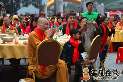 广东省佛教协会副会长,六祖寺方丈大愿大和尚出席活动盛典(图片来源