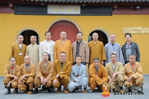 在灵岩山寺走走看看