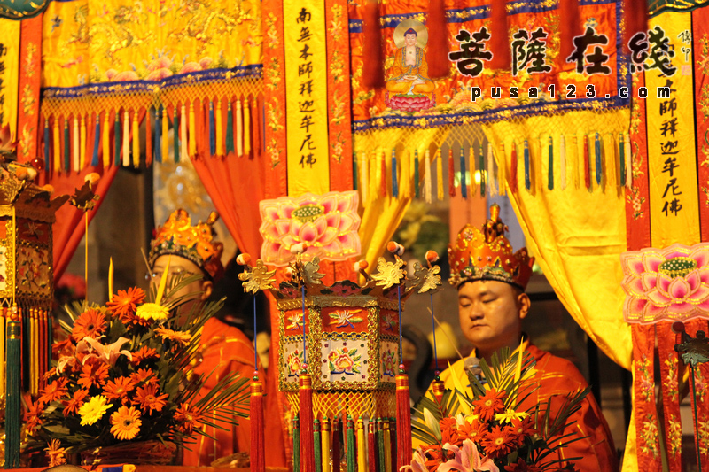五大师焰口法师说法(图片来源:菩萨在线 摄影:照明)