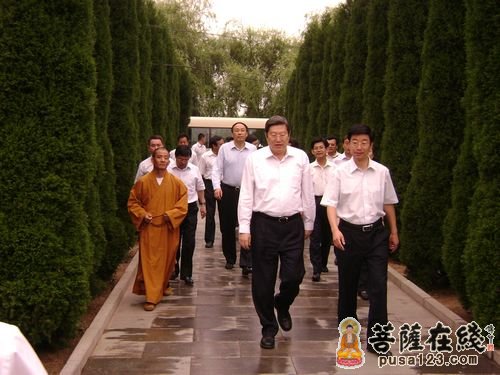 张建国-山东省副省长张建国一行到泗水县安山寺视察调研