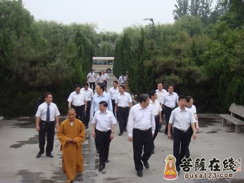 张建国-山东省副省长张建国一行到泗水县安山寺视察调研