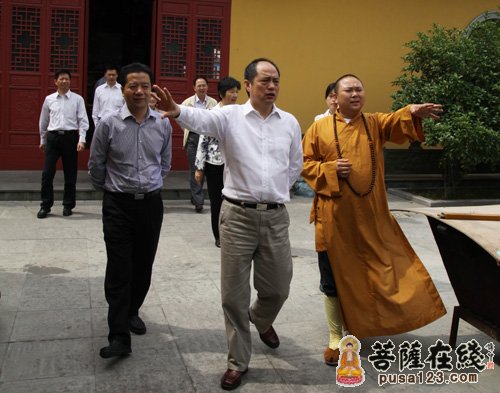 佛教-上海市浦东新区区长一行到南山古寺视察