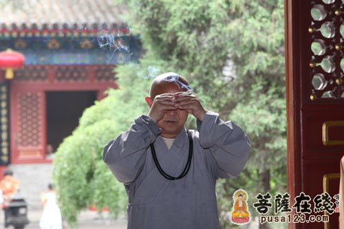 广西佛教协会参访团一行16人在广西佛教协会会长,梧州四恩寺住持成清