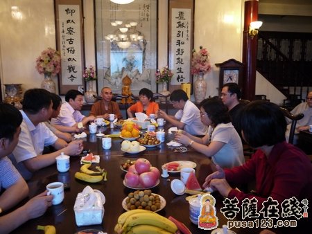 浙江宁波副市长陈奕君一行视察天童禅寺