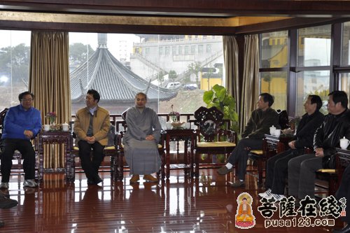 苏州市行风监督组一行参观寒山寺和合安养院
