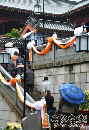 佛教-天地同泣 十方信众至黄梅四祖寺吊唁当代高僧净慧长老