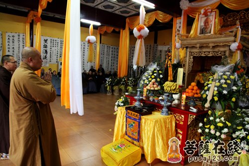 佛教-天地同泣 十方信众至黄梅四祖寺吊唁当代高僧净慧长老