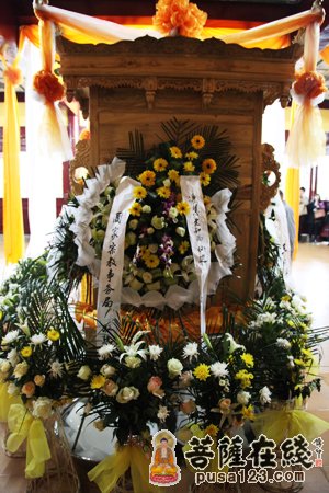 佛教-天地同泣 十方信众至黄梅四祖寺吊唁当代高僧净慧长老