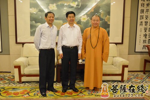 时政-国宗局张乐斌副局长调研玉佛禅寺 觉醒大和尚热情接待