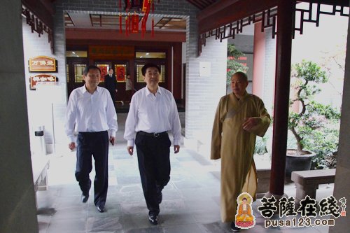 时政-国宗局张乐斌副局长调研玉佛禅寺 觉醒大和尚热情接待