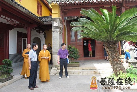 普陀山-普陀山佛协综治办赴普陀山各寺院进行安全综合检查