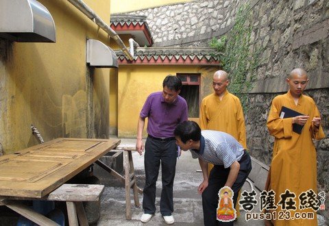 普陀山-普陀山佛协综治办赴普陀山各寺院进行安全综合检查