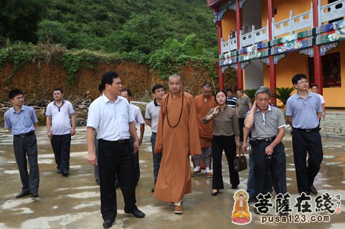 广东连平县领导一行视察燕岩六祖古寺重建工作 - 菩萨在线