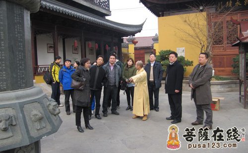 佛教-上海市政府领导及相关企业领导参观西林禅寺