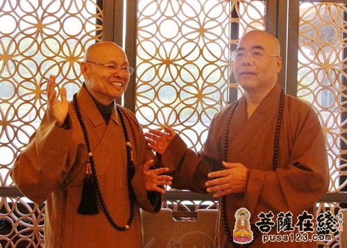 佛光山退居和尚心定和尚与浙江省佛教协会理事印忠法师相谈甚欢,并
