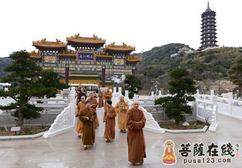佛教-普陀山佛协会长道慈大和尚赴本山寺院走访慰问
