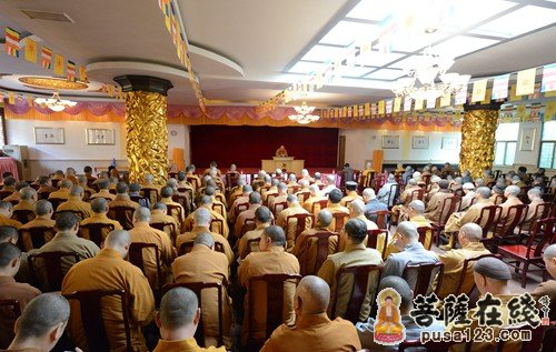 两会-普陀山佛协召开全山执事学习会会长道慈大和尚传达两会会议精神