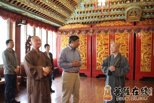 沈阳民族宗教委员会张昕光主任一行参访上海龙华古寺