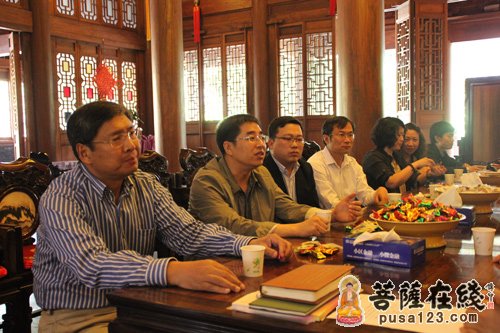 沈阳民族宗教委员会张昕光主任一行参访上海龙华古寺