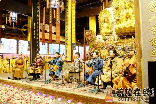 文化-上海龙华古寺举行佛历2558佛诞晚会