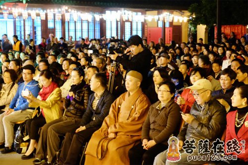 文化-上海龙华古寺举行佛历2558佛诞晚会