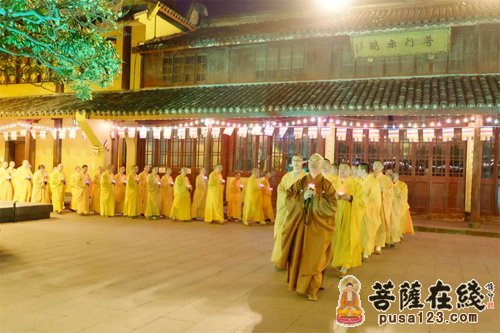 文化-上海龙华古寺举行佛历2558佛诞晚会