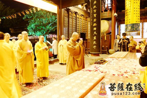文化-上海龙华古寺举行佛历2558佛诞晚会