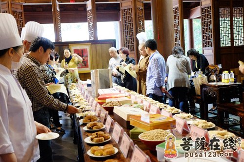 上海-上海龙华古寺举行净素月饼品尝会
