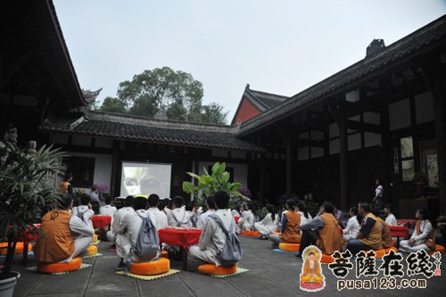 文殊院-成都文殊院“成电菁英”心静之旅寺院生活体验营闭营