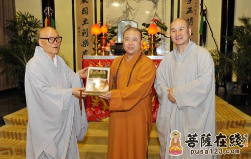 佛教-韩国佛教圣地巡访团参访上海玉佛禅寺