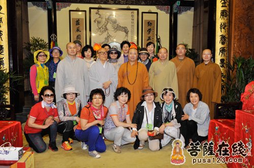 佛教-韩国佛教圣地巡访团参访上海玉佛禅寺