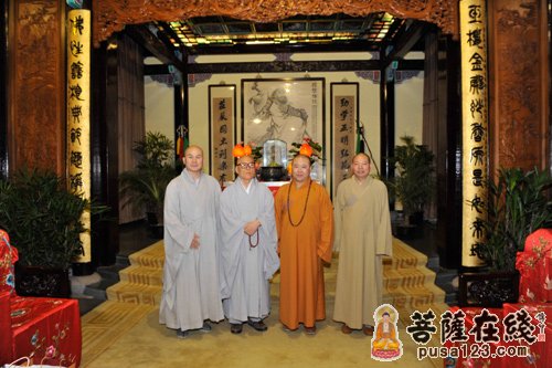 佛教-韩国佛教圣地巡访团参访上海玉佛禅寺