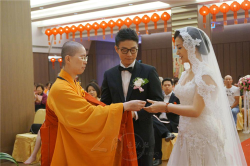 台湾佛光山举行佛化婚礼 新人把终生托付给佛菩萨 - 菩萨在线