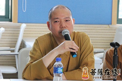 上海玉佛禅寺酷暑慰问普陀区交警支队