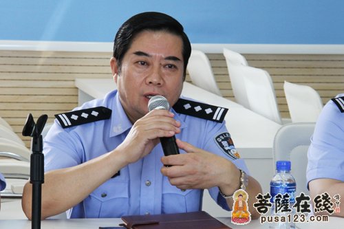 上海玉佛禅寺酷暑慰问普陀区交警支队