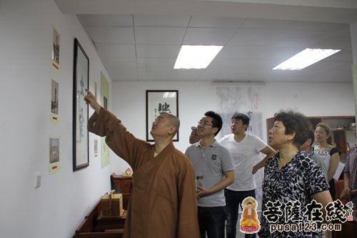 上海龙华古寺寺务办公室到下属素斋公司视察 上海龙华古寺寺务办公室到下属素斋公司视察