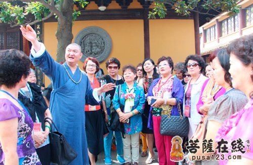 台海时事-中华海峡两岸妇女经贸文化交流协会参访上海龙华古寺