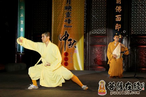灵隐寺-明月映灵峰：杭州灵隐寺举行甲午年中秋普茶会