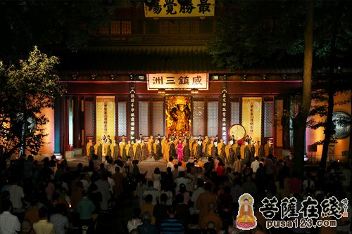 灵隐寺-明月映灵峰：杭州灵隐寺举行甲午年中秋普茶会