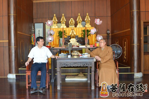 五祖寺-湖北省人民政府副秘书长黄国雄一行参访黄梅五祖寺