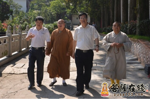 五祖寺-湖北省人民政府副秘书长黄国雄一行参访黄梅五祖寺