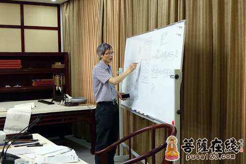 普陀山-普陀山佛协在宝陀讲寺举办书画培训讲座