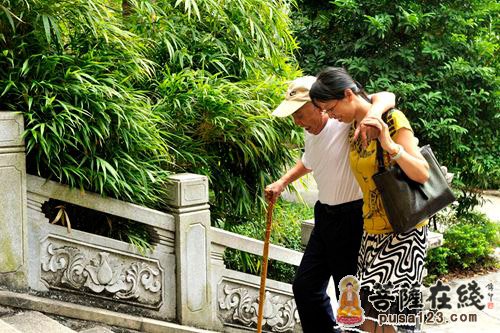 黄金周-黄金周首日 广东南华禅寺迎来近万名游客