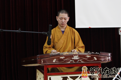 重阳节-上海玉佛禅寺举行重阳节“敬老爱老 情系夕阳”活动